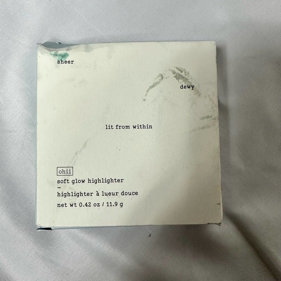 🚫SOLD🚫 Host Pick 💫  NWT ohii soft glow highlighter - sheer- dewy -gold charge - Picture 2 of 10